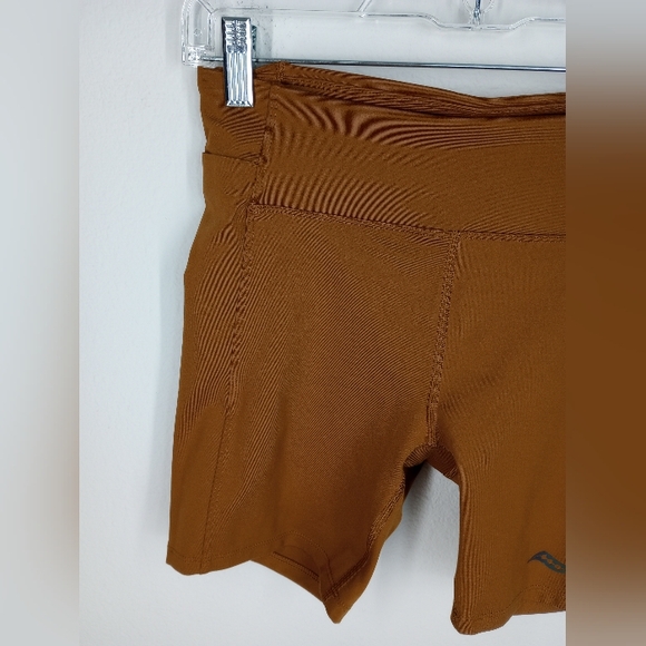 Saucony Fortify Biker Shorts Bronze Color Size Medium - Picture 6 of 12